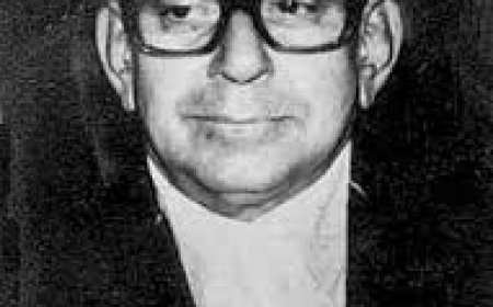 ଗଙ୍ଗାଧର ମହାପାତ୍ର ଥିଲେ ଭିନ୍ନ ଏକ ବ୍ୟକ୍ତିତ୍ୱ 