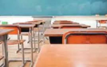 ସ୍କୁଲ ଖୋଲିବା ଦାବିରେ, ବିଦ୍ୟାଳୟ ଆଗରେ ଧାରଣାରେ ବସିଲେ ଛାତ୍ରଛାତ୍ରୀ ଓ ଅଭିଭାବକ 