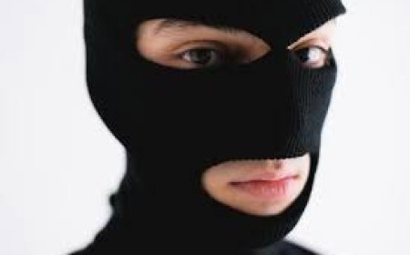 ତିନୋଟି ସ୍ଥାନରୁ ଚୋରି