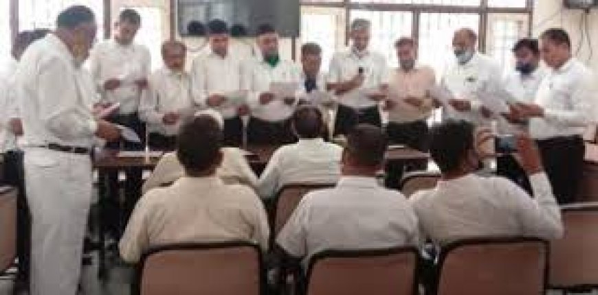 ଜିଲା ଟ୍ୟାକ୍ସବାର ଆସୋସିଏସନ୍ର ନବ ନିର୍ବାଚିତ କାର୍ଯ୍ୟକର୍ତ୍ତାଙ୍କ ଶପଥ ପାଠ