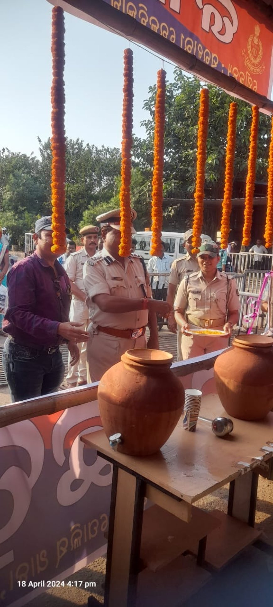 ଜିଆରପି ପକ୍ଷରୁ ରେଲୁୱେ ଷ୍ଟେସନ ଗେଟ୍ -୧ରେ ଖୋଲିଲା ଜଳଛତ୍ର