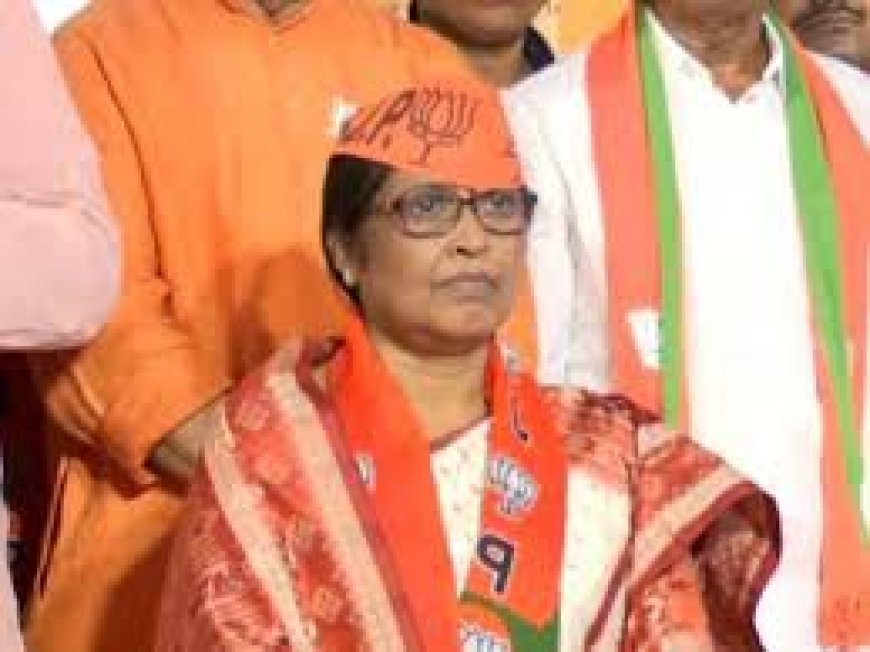 ପଦ୍ମ ଧରିଲେ ସୀମାରାଣୀ