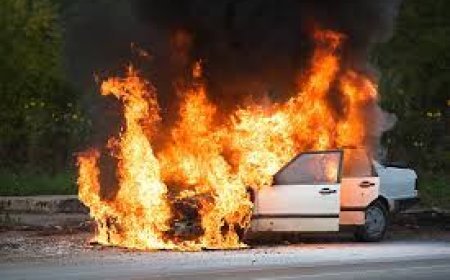 ଓଭରବ୍ରିଜ୍ ଉପରେ ଜଳିଗଲା କାର୍