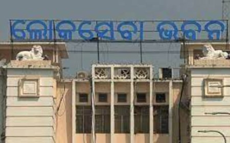 ବାବୁଙ୍କ କ୍ୱାର୍ଟର ଲୋଭ : ଅବସର ପରେ ବି ମାଡ଼ି ବସିଛନ୍ତି