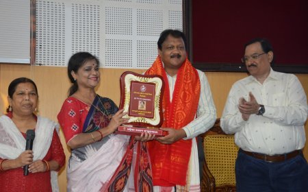 ଓଡ଼ିଆ ଭାଷା, ସାହିତ୍ୟ ଓ ସଂସ୍କୃତି ବିଭାଗର ନିର୍ଦ୍ଦେଶକଙ୍କୁ ବିଦାୟକାଳୀନ ସମ୍ବର୍ଦ୍ଧନା