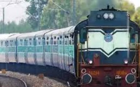 ଟ୍ରାକରୁ ଖସିଲା ଟ୍ରେନ୍:  ଅଘଟଣ