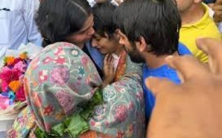 ବିମାନବନ୍ଦରରେ ହେଲା  ଭିନେଶଙ୍କର   ଭବ୍ୟ ସ୍ବାଗତ