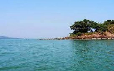 ଚିଲିକା ମଝିରେ ଯାତ୍ରୀବାହୀ ଡଙ୍ଗା  ଫସିଲା