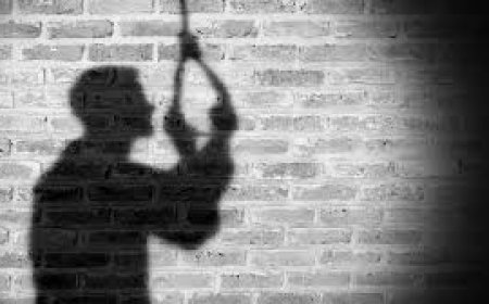 ପ୍ରେମରେ ବିଫଳ ହୋଇ ଫ୍ୟାନ୍‌ରେ ଦଉଡ଼ି ଦେଇ ଆତ୍ମହତ୍ୟା