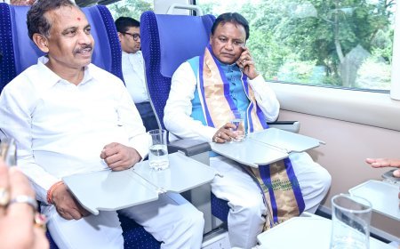 ବନ୍ଦେ ଭାରତ ଟ୍ରେନ୍‌ ଯୋଗେ ବ୍ରହ୍ମପୁରରୁ ଭୁବନେଶ୍ବର ଆସିଲେ ମୁଖ୍ୟମନ୍ତ୍ରୀ