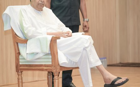 ନବୀନ ନିବାସରେ ଫଟୋ ସେସନ : ସ୍ମାଇଲ୍‌ ପ୍ଳିଜ୍‌