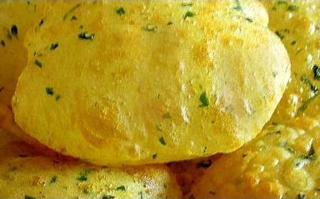 ପ୍ରସ୍ତୁତ କରନ୍ତୁ ସୁଜି ସହ ଆଳୁ ମିଶାଇ ପୁରୀ!