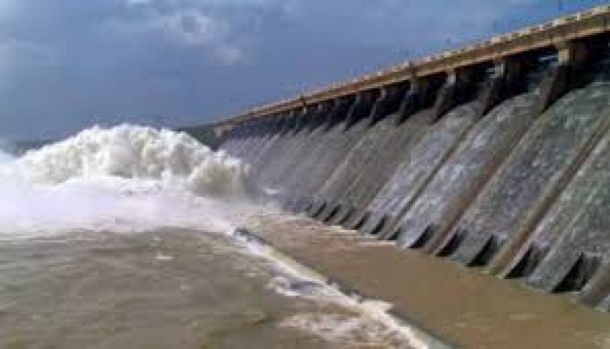 ହୀରାକୁଦ: ୧୨ ଗେଟ୍ ଦେଇ ଜଳ ନିଷ୍କାସିତ