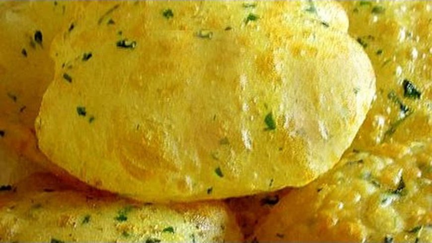 ପ୍ରସ୍ତୁତ କରନ୍ତୁ ସୁଜି ସହ ଆଳୁ ମିଶାଇ ପୁରୀ!