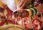 ସ୍ତ୍ରୀଙ୍କ ପାଖରେ ଏହି ୫  ଥିଲେ ସ୍ବାମୀ ପାଲଟନ୍ତି  ଭାଗ୍ୟବାନ