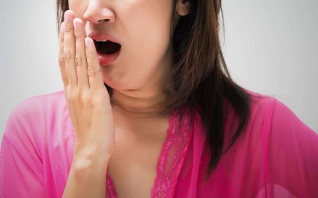 ପାଟିରୁ ପିଆଜ ରସୁଣର ଦୁର୍ଗନ୍ଧ ହେଉଥିଲେ : ଜାଣନ୍ତୁ କିଭଳି ପାଇବେ ମୁକ୍ତି