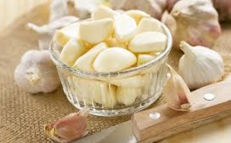 ରସୁଣ ଖାଇଲେ ଆଉ ରହିବନି ଘୁଙ୍ଗୁଡି ସମସ୍ୟା..