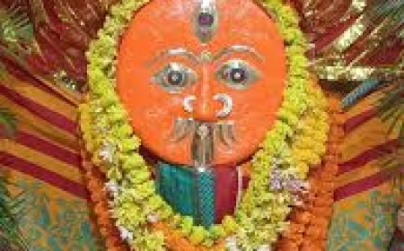 ମହାଗୌରୀ ରୂପେ ପୂଜା ପାଇଲେ ମା' ଖମ୍ବେଶ୍ୱରୀ