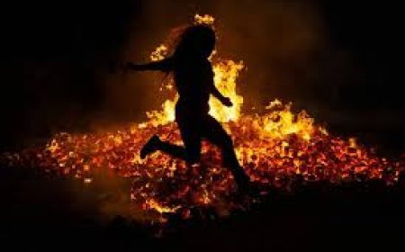 ଜିଲ୍ଲାପାଳଙ୍କ ଜନଶୁଣାଣି ସମୟରେ ମହିଳାଙ୍କ ଆତ୍ମାହୁତି ଉଦ୍ୟମ