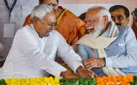 ନୀତୀଶଙ୍କୁ ପାଦ ଛୁଇଁବାରୁ ଅଟକାଇଲେ ମୋଦି