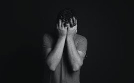 ଗଛରେ ଓଢ଼ଣୀ ଲଗାଇ ମହିଳା କନଷ୍ଟବଲଙ୍କ  ଆତ୍ମହତ୍ୟା