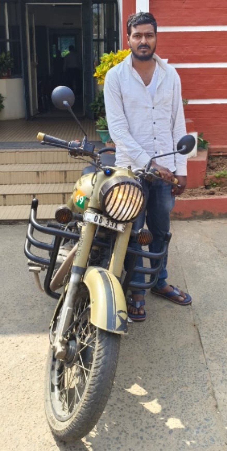 ହସ୍ପିଟାଲ ପାର୍କିର୍ଂରୁ ବୁଲେଟ୍ ଚୋରି; ଅଭିଯୁକ୍ତ ଗିରଫ