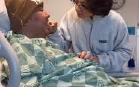 ହସ ଛଡ଼ାଇନେଲା କ୍ୟାନସର: ମଥାର ସିନ୍ଦୂର ପୋଛିଦେଲା