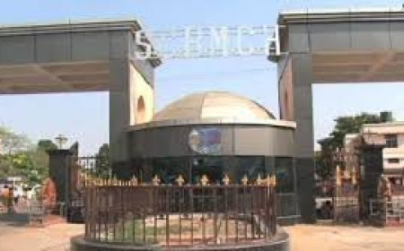 ଏସ୍ସିବିରେ ଡିଏମ୍ ଛାତ୍ରଛାତ୍ରୀଙ୍କୁ ସହକାରୀ ପ୍ରଫେସରଙ୍କ ମାଡ଼!  ତଦନ୍ତ କମିଟି ଗଠିତ