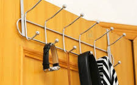 ଜାଣନ୍ତୁ, କବାଟ ପଛପଟେ ପୋଷାକ ଟାଙ୍ଗିବେ ନାହିଁ କାହିଁକି..