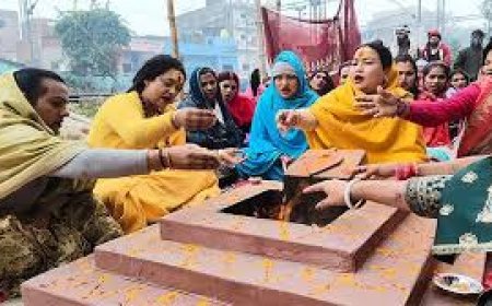 ଚାଲିଛି ମହାକୁମ୍ଭ  : ସଙ୍ଗମସ୍ଥଳରେ କିନ୍ନରଙ୍କ ଅଦ୍ଭୁତ ସଂସାର