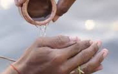 ପୂଜାସ୍ଥଳରେ ଥିବା ପାଣି ପାତ୍ର