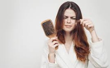 କେଶ ଝଡ଼ିବା ସମସ୍ୟାରୁ ମୁକ୍ତି ଚାହୁଁଥିଲେ ଆପଣାନ୍ତୁ ଏହି ସହଜ ଉପାୟ