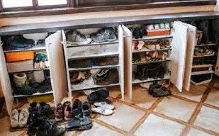 ଘର ବାହାରେ ଓଲଟା ଚପଲ ଦେଖିଲେ ଝଗଡ଼ା !