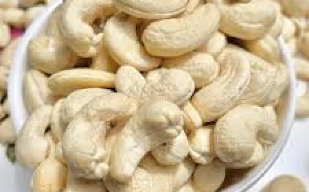 କୋଲେଷ୍ଟରଲ କମ କରାଏ କାଜୁ!