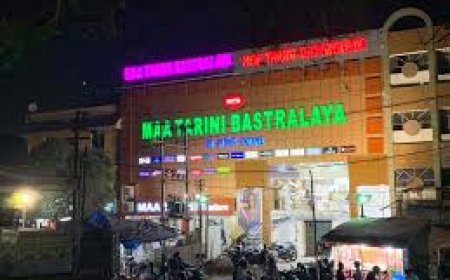 ମା' ତାରିଣୀ ବସ୍ତ୍ରାଳୟ ଗୋଦାମରେ ନିଆଁ ଲାଗି ଜଳିଗଲା କୋଟି କୋଟି ଟଙ୍କାର ସାମଗ୍ରୀ