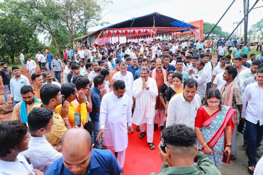 ତାଳଚେରରେ “ଏକ୍ ପେଡ୍ ମା’ କେ ନାମ ୨.୦” ଅଭିଯାନ ଶୁଭାରମ୍ଭ କଲେ ଧର୍ମେନ୍ଦ୍ର