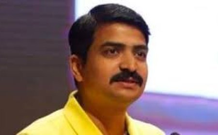 ଶ୍ରୀମୟୀଙ୍କ ପଛରେ କିଛି ଦୋମୁହାଁ ସାପ- ମନ୍ମଥ ରାଉତରାୟ