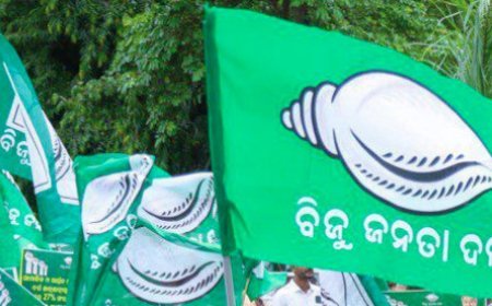 ପୁଲିସ ଏସ୍ଆଇ ନିଯୁକ୍ତି ପରୀକ୍ଷା କେଳେଙ୍କାରୀ : ମାଷ୍ଟରକ୍ୟାଣ୍ଟିନରେ ଗର୍ଜିଲା ବିଜେଡ଼ି