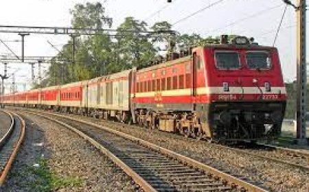 ବାତ୍ୟା ପାଇଁ ୪୨ ଟ୍ରେନ ବାତିଲ୍‌ ସହ ଦିଗ ପରିବର୍ତ୍ତନ