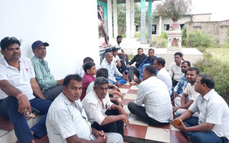 ବିଡ଼ିଓଙ୍କୁ ଖୁଚୁରା ବିକ୍ରେତା ସଂଘର ଦାବି : ପରିବାରକୁ ହିତାଧିକାରୀ ତାଲିକାଭୁକ୍ତ କରାଯାଉ