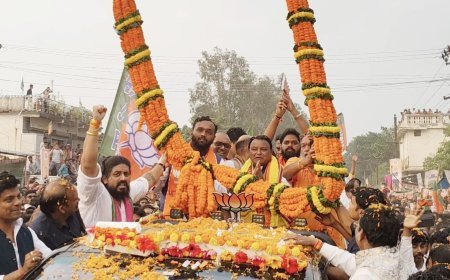 ନୂଆପଡାରେ ମୁଖ୍ୟମନ୍ତ୍ରୀଙ୍କ ମେଗା ରୋଡ ଶୋ’ : ଜୟଙ୍କ ପାଇଁ କଲେ ଭୋଟ ଭିକ୍ଷା