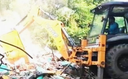 ସାଲିଆ ସାହିରେ ବୁଲିଲା ବୁଲଡୋଜର  