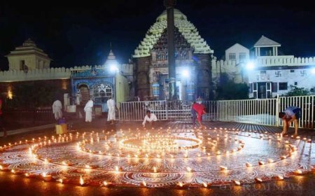 ଶ୍ରୀମନ୍ଦିରରେ ଦେବ ଦୀପାବଳି  : ବଡଦାଣ୍ଡରେ ଜଳିଲା ଏକ ଲକ୍ଷ ଦୀପ