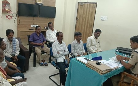 ଅତିରିକ୍ତ ତହସିଲଦାରଙ୍କ ପରିବାରକୁ ବାସନ୍ଦ ଅଭିଯୋଗ : ଥାନାର ଦ୍ୱାରସ୍ଥ ହେଲେ ପରିବାର 