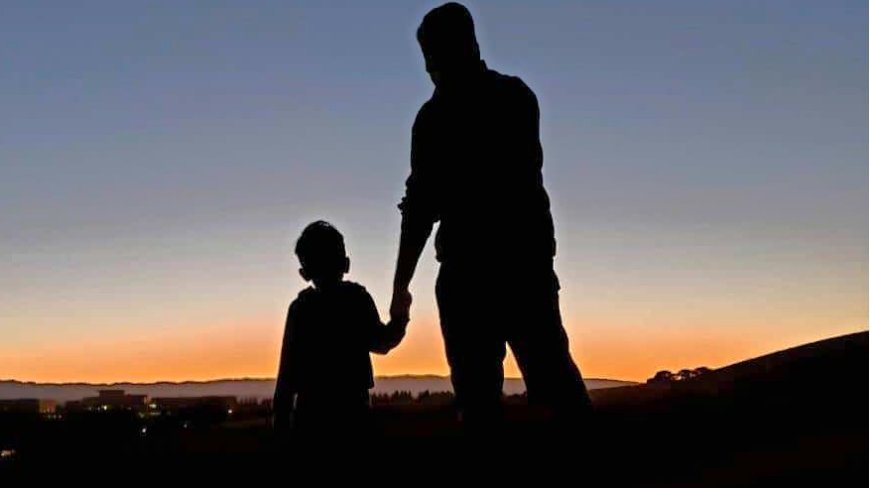 ବାପା ଥିଲେ ପୁଅ ସଭାରେ ହାରେନା