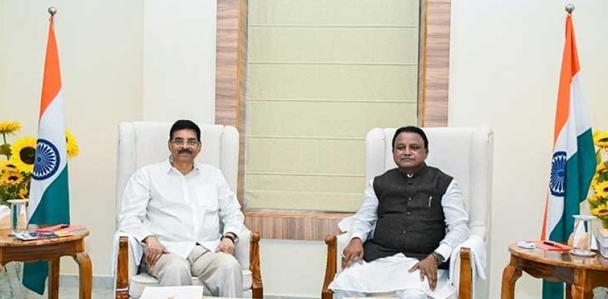 ସାଧାରଣତନ୍ତ୍ର ଦିବସରେ ପତାକା ଉତ୍ତୋଳନ :  ରାଜଧାନୀରେ ରାଜ୍ୟପାଳ କଟକରେ ମୁଖ୍ୟମନ୍ତ୍ରୀ