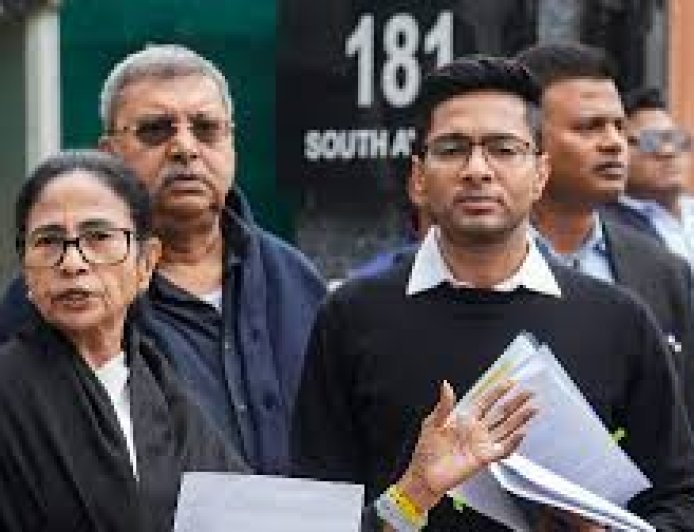 ସିଇସିଙ୍କୁ ଭେଟିଲେ ମମତା